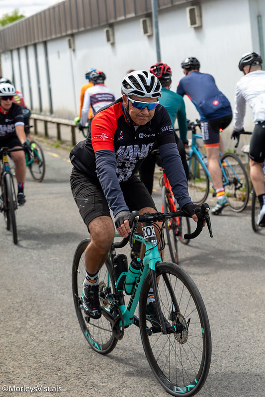tour de manc cyclists