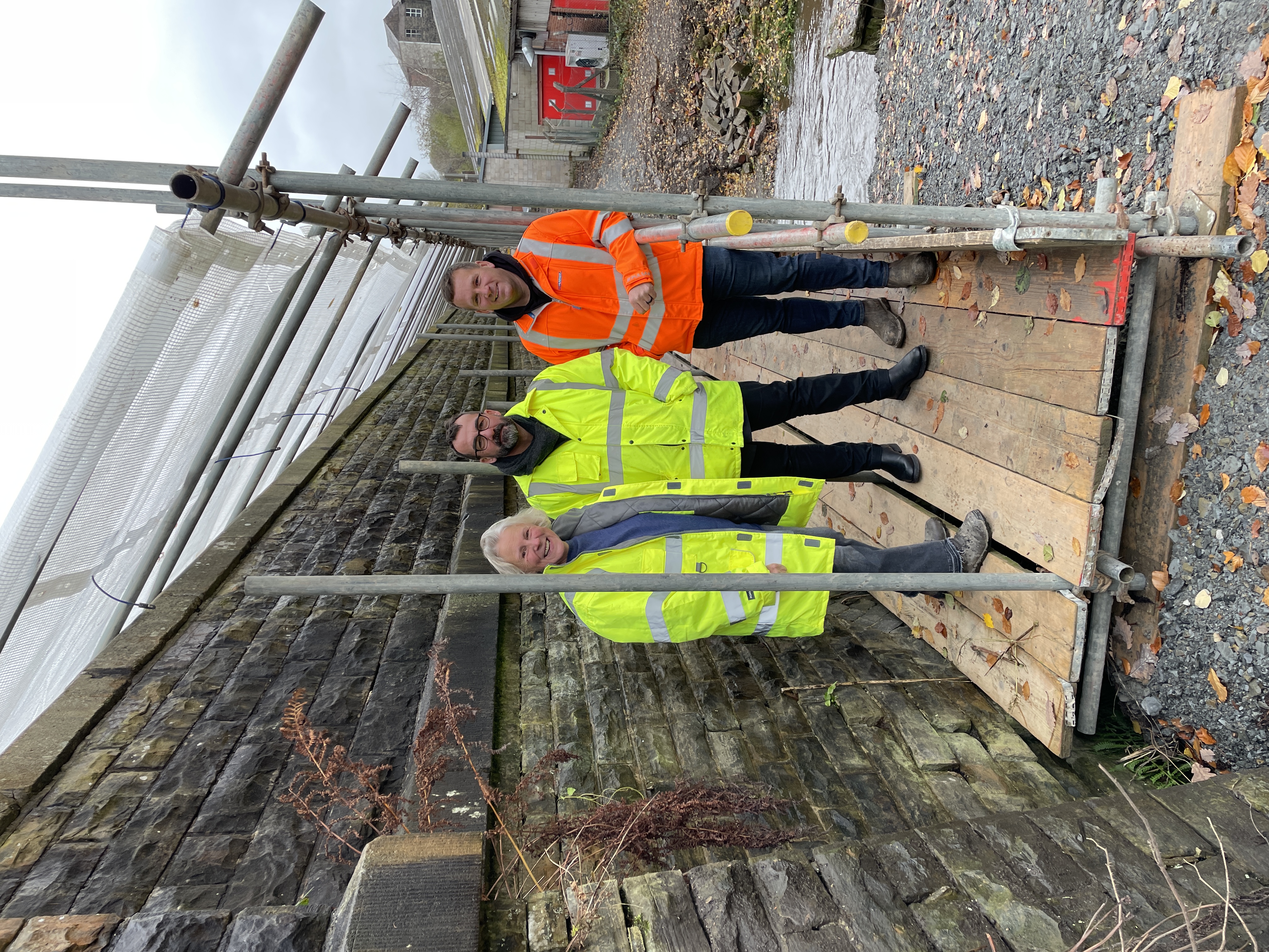 Cllr Alyson Barnes, Chief Exec Rob Huntington, Contractor Lee Ashworth