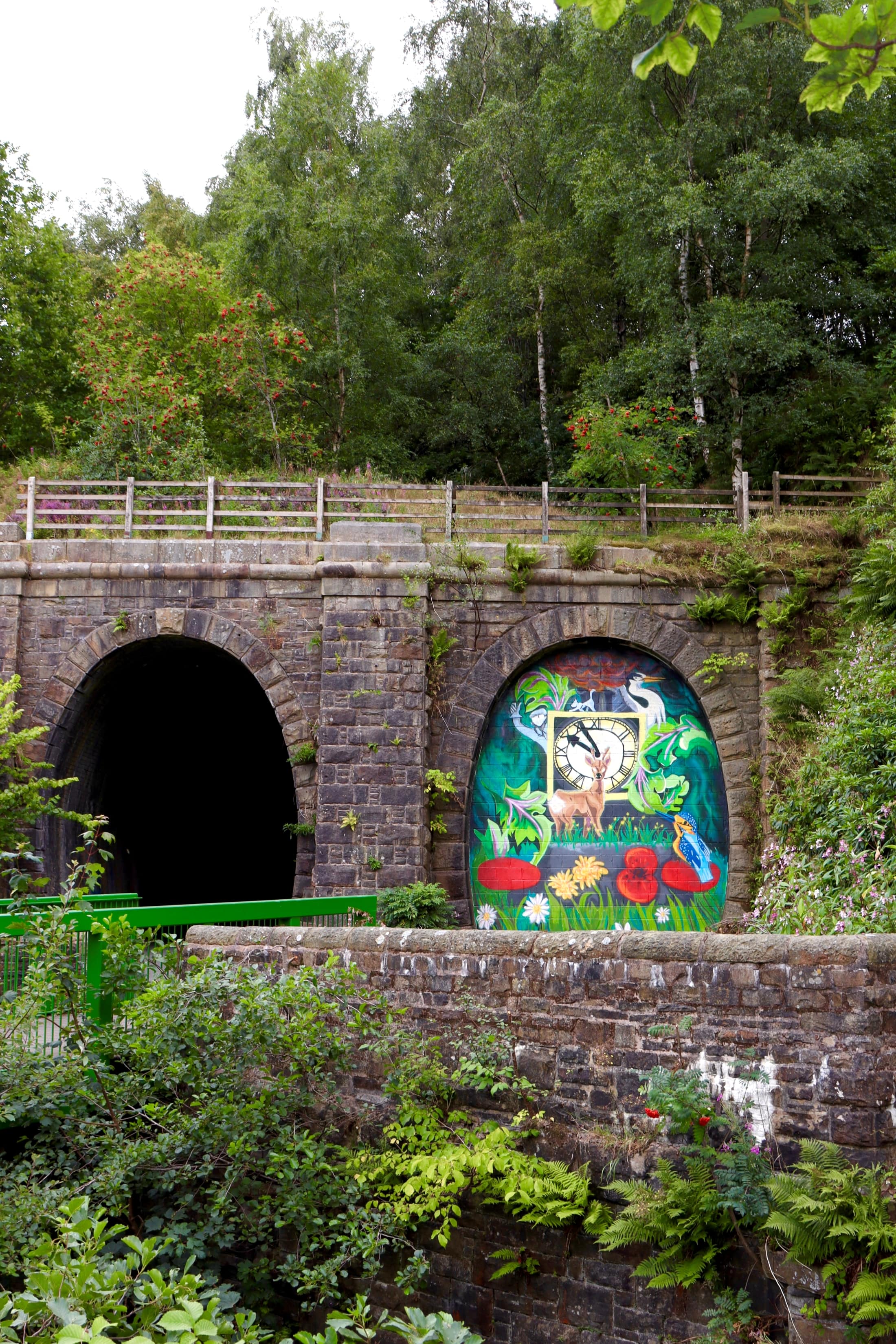 Waterfoot tunnel art min